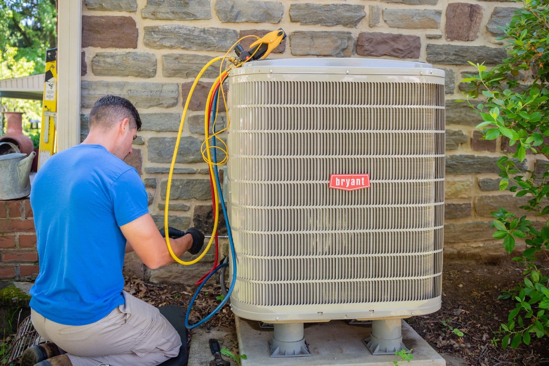 Phila.-Gas-Electric-Heating-A_C-Luke-Servicing-Air-Conditioner