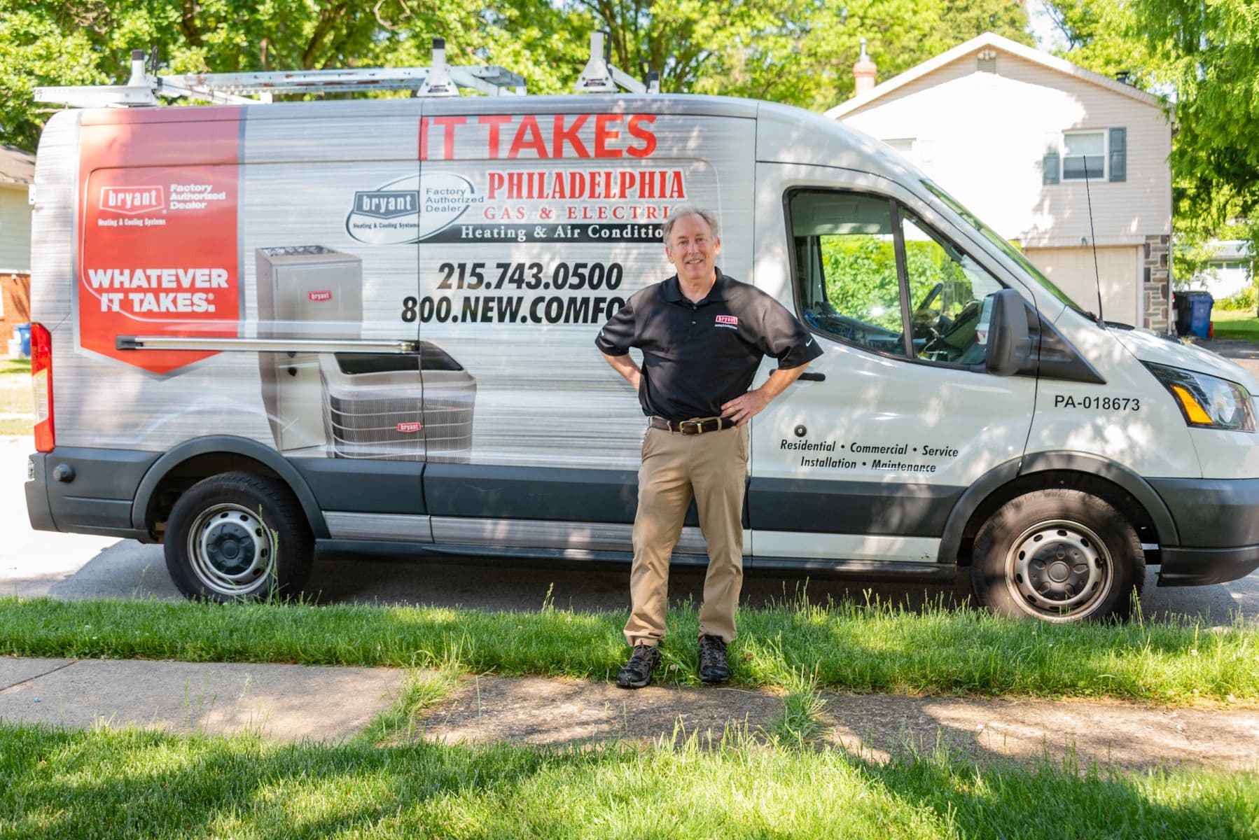 Philadelphia-Gas-Electric-Heating-A_C-Mike-In-Front-Of-PGE