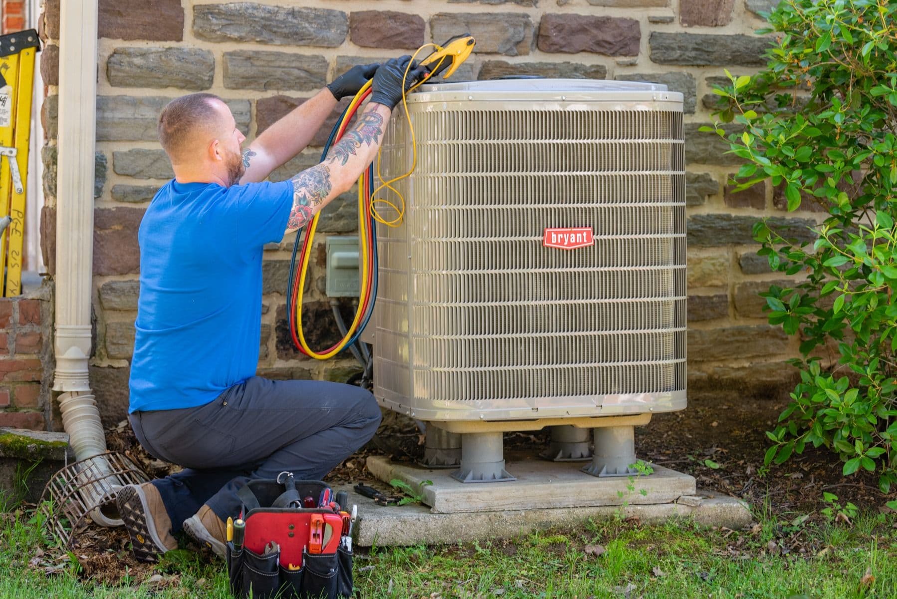 scott inspecting air conditioner philadelphia gas electric heating